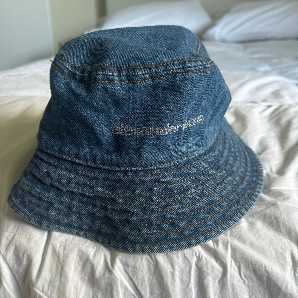 ALEXANDER WANG WOMEN BUCKET HAT IN DENIM